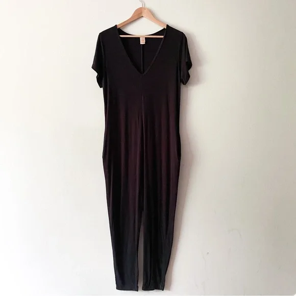Smash + Tess Sunday Romper Short Sleeve V-Neck Ankle Midnight Black Small - Picture 2 of 11